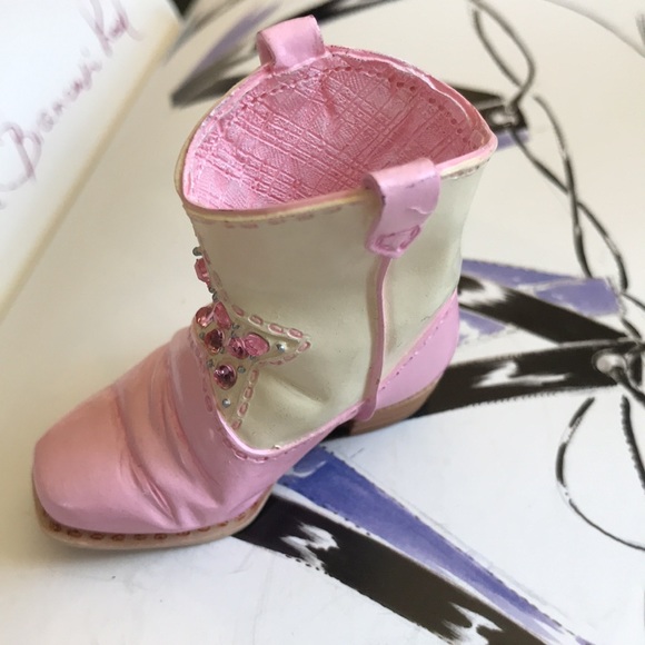 Just the Right Shoe Collection. Design is Rodeo Princess. - Picture 3 of 16